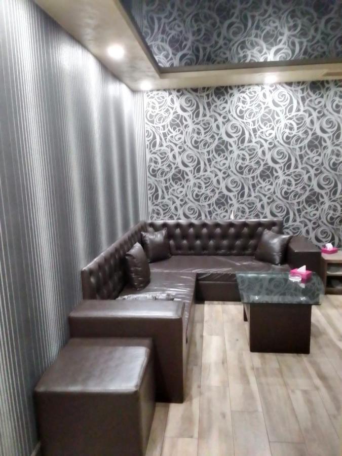 Planet Hotel Erevan Esterno foto